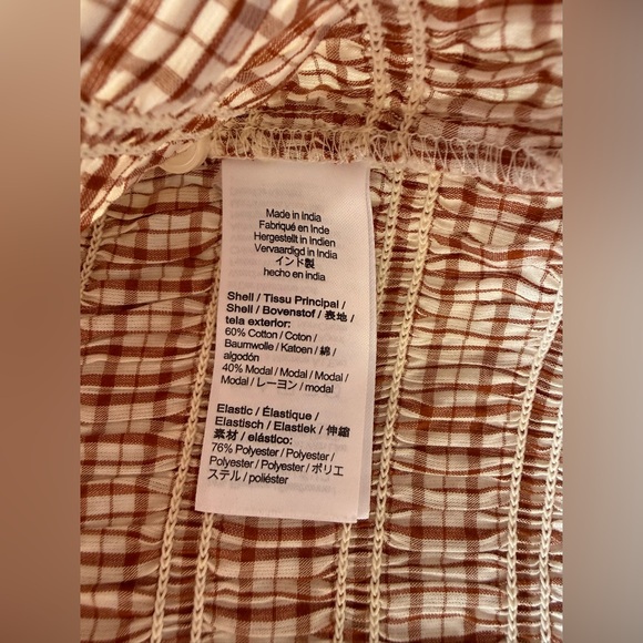 J. Crew Woman’s Tan Textured Button Down Shirt 🍂 - Picture 8 of 9